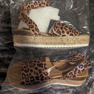 Women's platform leopard sandals 8